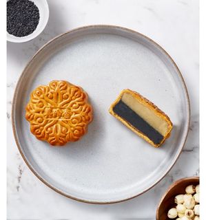 BCH MOON CAKE (BLACK SESAME WHITE LOTUS) 黑芝白莲