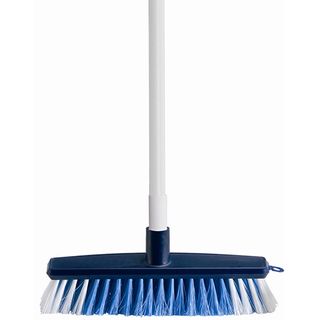 OATES ECONOMICAL INDOOR BROOM WITH HANDLE