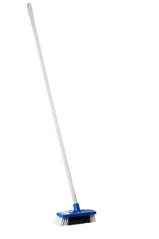 OATES ECONOMICAL INDOOR BROOM WITH HANDLE