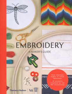 Artful Botanical Embroidery: A Collection of 32 Patterns and Projects for All Seasons [Book]