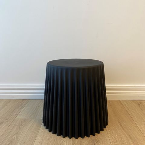 Gus Indoor / Outdoor Stool, Black