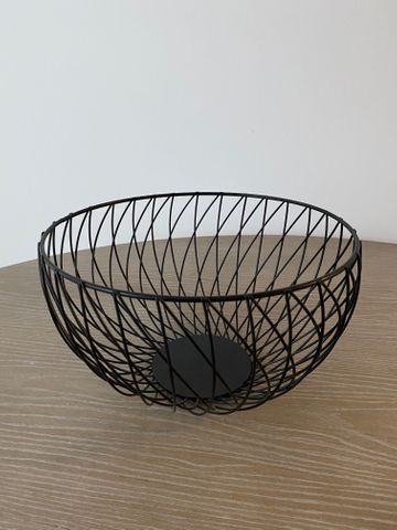 Mika Fruit Bowl, Black