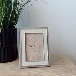 Sandstone Photo Frame &ndash; 4 x 6 in