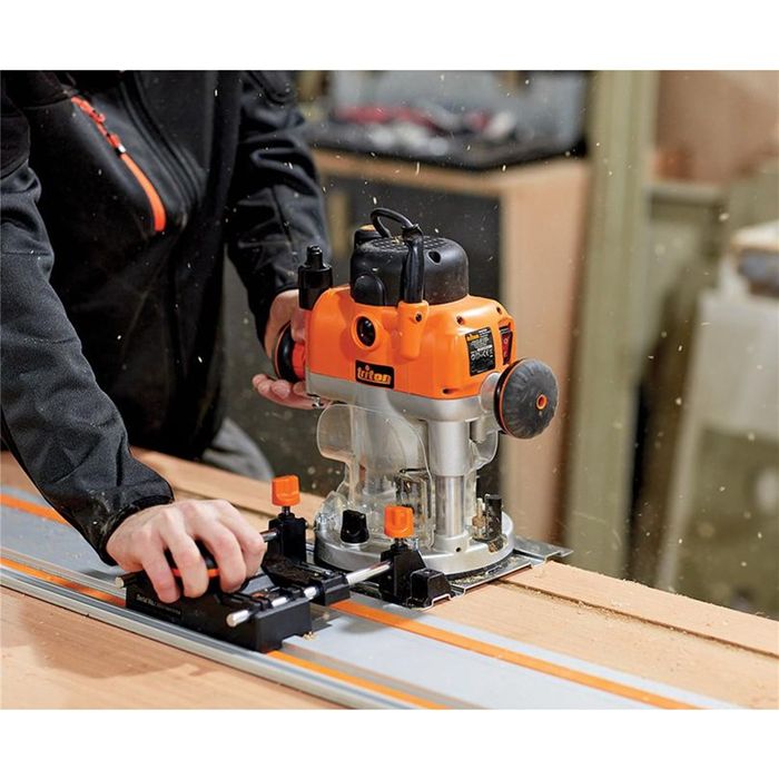 Triton 2400W Dual Mode Precision Plunge Router