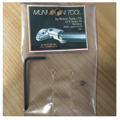 Screw / Wrench Set Munro Mini Tool ***