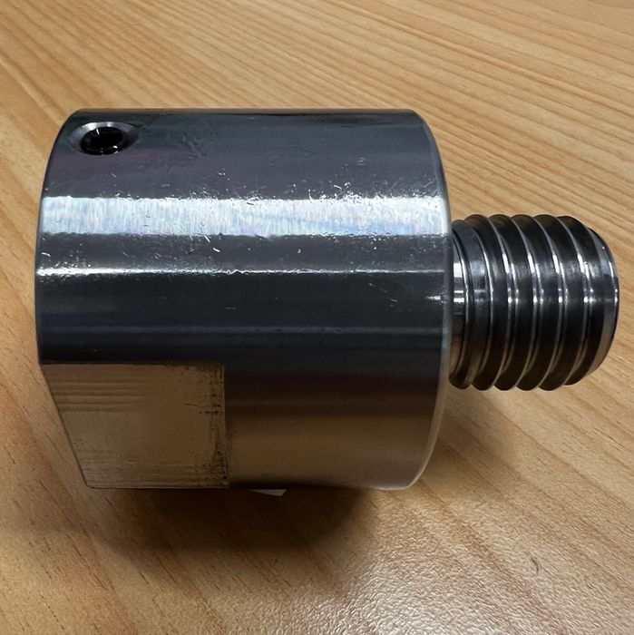 Adaptor 1-1/4" x 8TPI female to 1" x 8TPI male