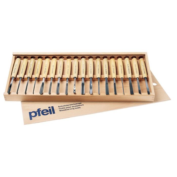 Pfeil Med. Sized Tools- Set D18 in Beech