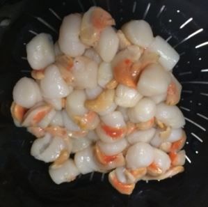 SCALLOPS ROE ON 30/40 TOPSAIL x 1Kg (10)