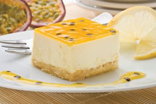 LEMON PASSIONFRUIT CCAKE SLICE  PRIEST GFREE x 15 (4)