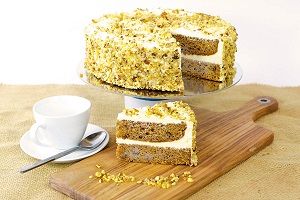 PRE CUT CARROT CAKE HEAVENS KITCHEN x 14 (6)