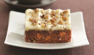 SLEE CARROT CAKE TRAY x 2.25kg (4)