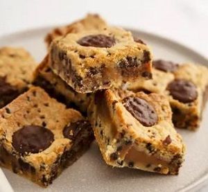 CARAMEL CHOC COOKIE SLICE PRE CUT SBAKER 95g x 20 (8)