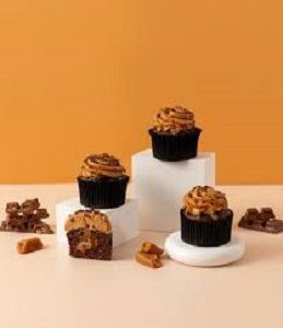 CUPCAKE CARAMOLO FILLED PRIEST x 8 (6)