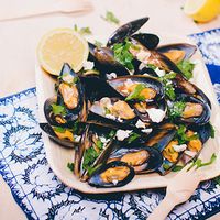 Recipe - Ouzo Steamed Mussels