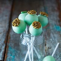 Rose & Leaf Topped Cake Pops