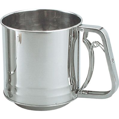 SIFTER FLOUR 5CUP S/ST SQUEEZE HNDL