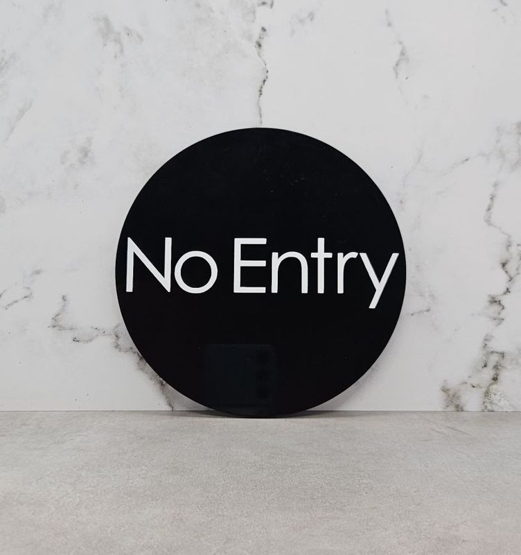 WALL SIGN NO ENTRY BLK DISC 140MM