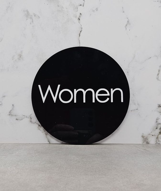 WALL SIGN WOMEN BLK DISC 140MM