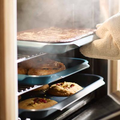 BAKING TRAY MEDIUM, NEST