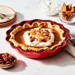 PIE DISH FLUTED S/WARE CERISE 23CM, LE CREUSET