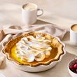 PIE DISH FLUTED S/WARE MERINGUE 23CM, LE CREUSET