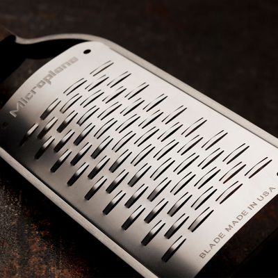 GRATER MEDIUM RIBBON WOOD HD, MICROPLANE MASTER