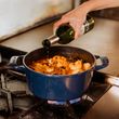 DUTCH OVEN RND 5.5QT ENAMELED C/IRON BLUE MADE IN