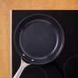 FRYPAN SHALLOW N/S CERAMIC 24CM, LE CREUSET