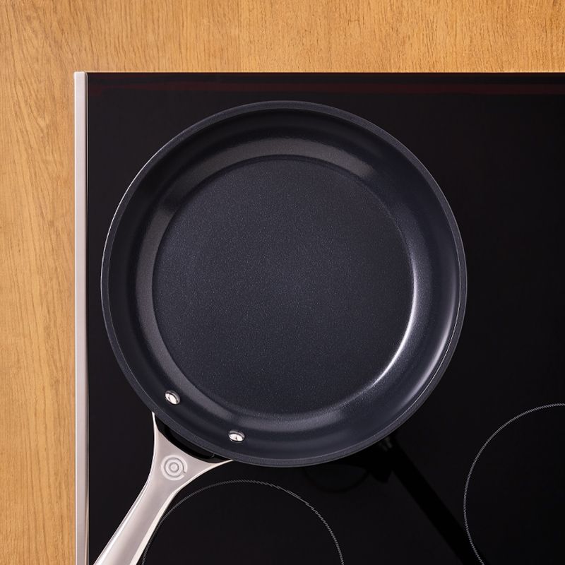 FRYPAN SHALLOW N/S CERAMIC 24CM, LE CREUSET