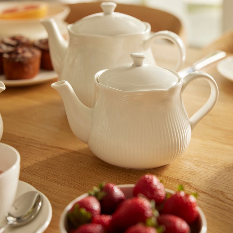 TEAPOT WHITE 570ML, M&W WHITE ROCOCO