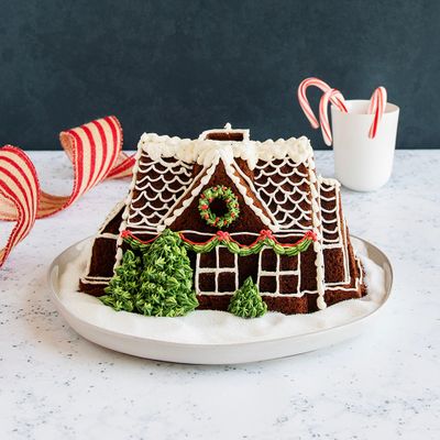BUNDT PAN GINGERBREAD HOUSE, NORDICWARE