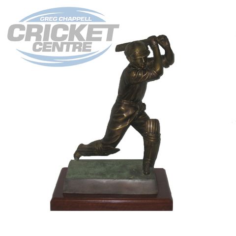 BRADMAN - BRONZE STATUE WITH SIGNED CARD