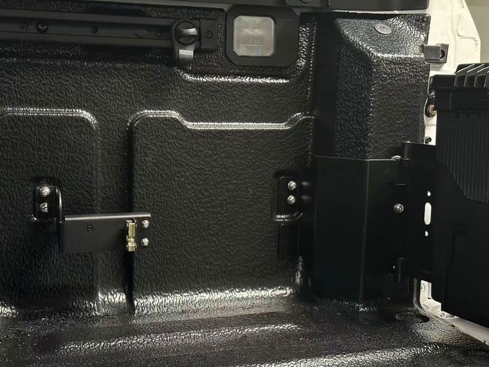 Kia Tasman Swing Case