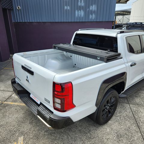 Isuzu D-Max 2021+ Hard Tri-Fold Lid