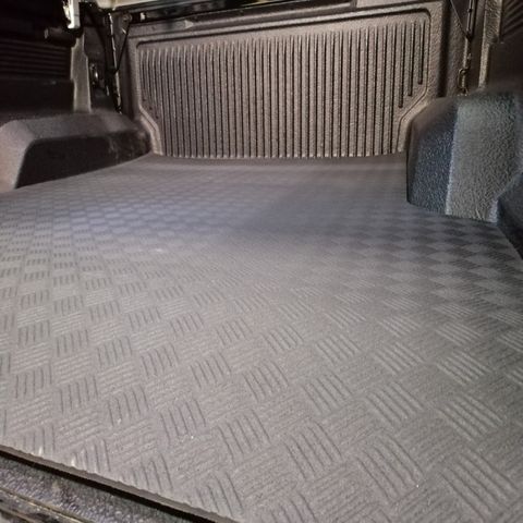 Rubber Tray Mats for the Kia Tasman