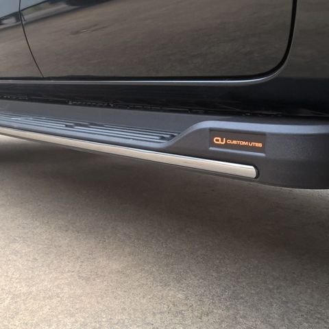 Aeroklas Side Steps for Navara  NP300 2014+
