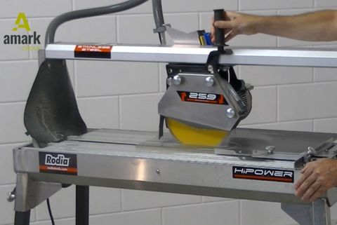 Tile cutting: how to decide if dry cutting or wet cutting is best for your project