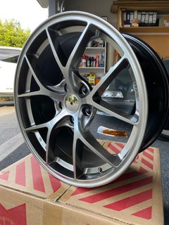 QCF-001 18x8.5 5/112 +35P HYPER BLACK (66.45)