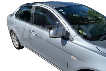 WEATHERSHIELD - LARGE - LIGHT TINT - FRONT RIGHT SIDE