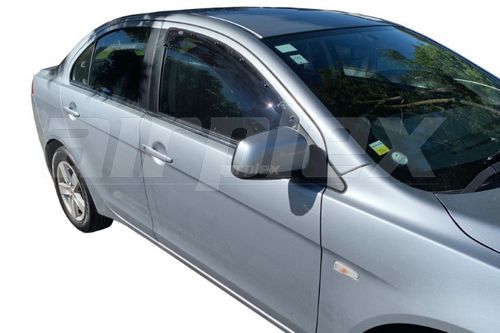 WEATHERSHIELD - LARGE - LIGHT TINT - FRONT RIGHT SIDE