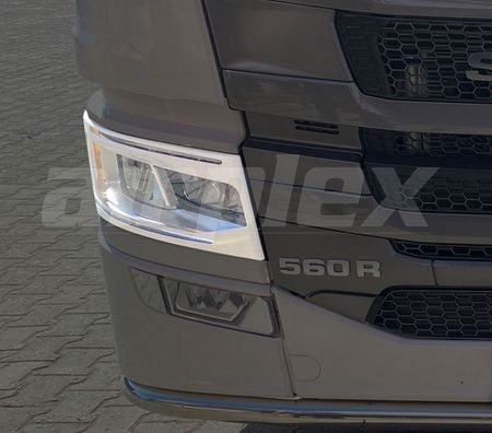 HEADLIGHT TRIM SET