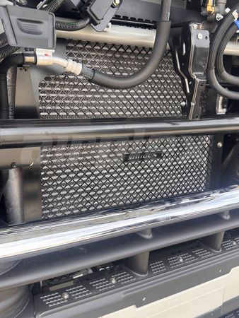 INTERCOOLER GUARD - Black - FUSO Large Intercooler