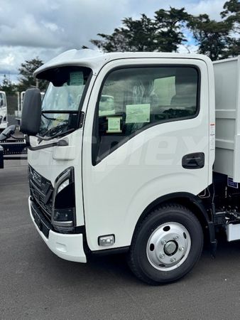 SUNVISOR Isuzu NKR