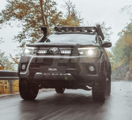 LAZER LAMPS Toyota Hilux (2017-2020) - Grille Mount Kit (includes: 2x Triple-R 750 Elite (Gen2)  1x