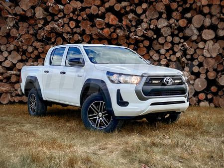 LAZER LAMPS Toyota Hilux (2021+) - Grille Mount Kit (includes: 2x Linear-6 Elite+  1x Grille Mount