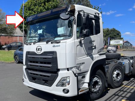 SUNVISOR - EXTERIOR - Euro Style - to suit UD Quon