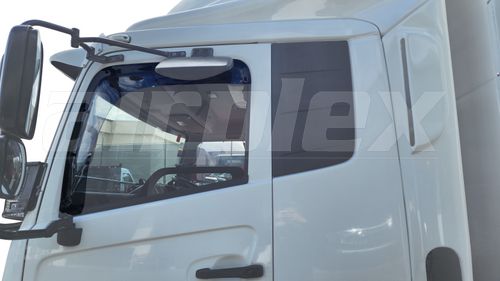 WEATHERSHIELD - LARGE - LIGHT TINT - FRONT LEFT SIDE