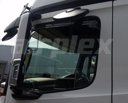 WEATHERSHIELD - LARGE - LIGHT TINT - FRONT LEFT SIDE