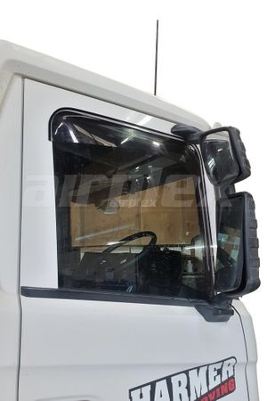 WEATHERSHIELD - LARGE - LIGHT TINT - FRONT RIGHT SIDE