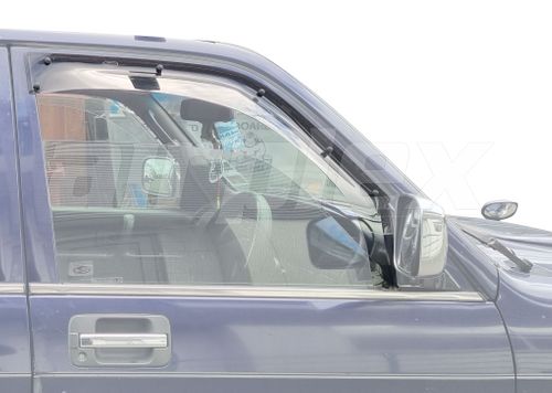 WEATHERSHIELD - MEDIUM - LIGHT TINT - FRONT RIGHT SIDE